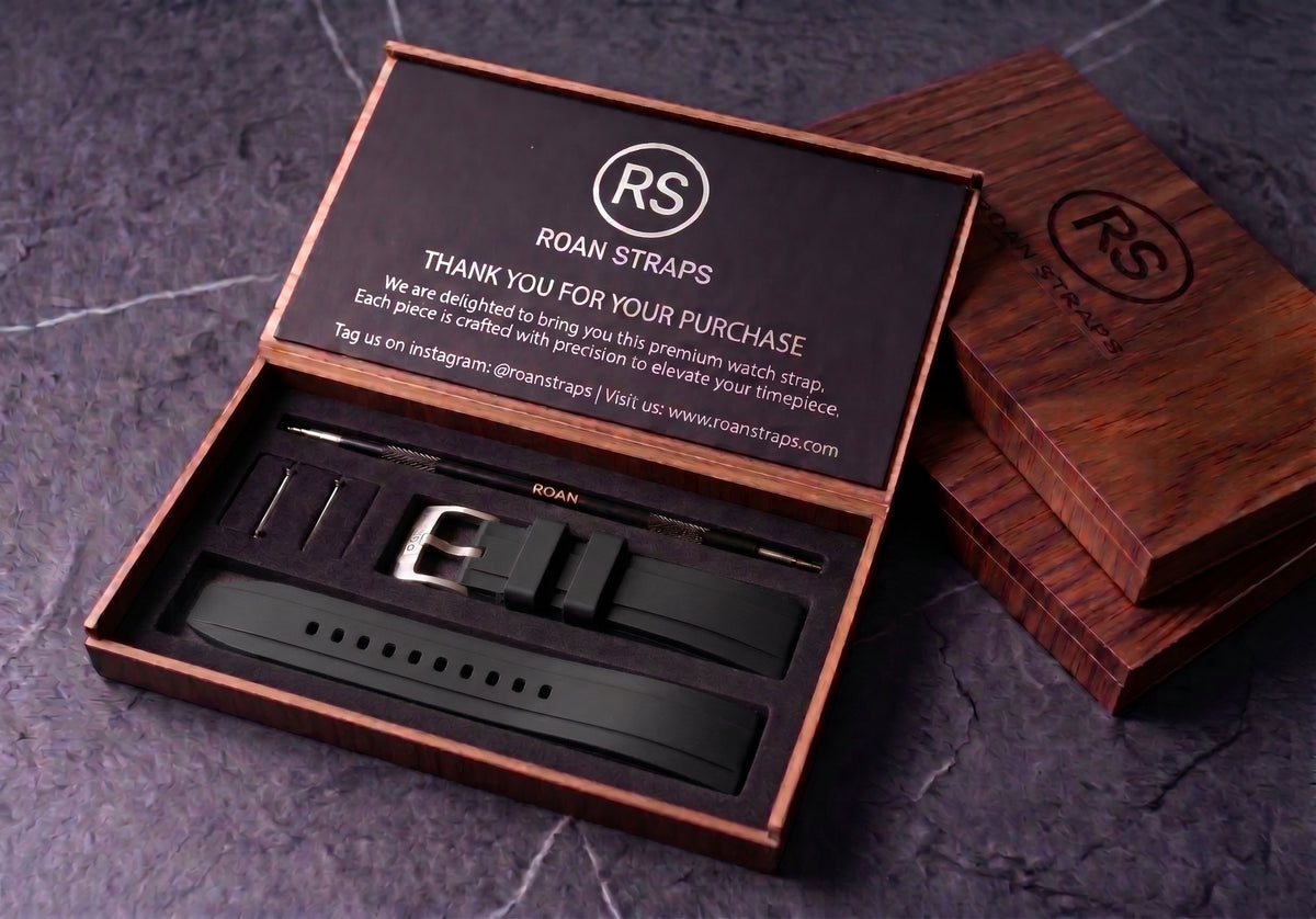 ROANSTRAPS | „Obsidian Stealth“ – Premium FKM Kautschuk Uhrenarmband, Grade 5 Titan Hardware (inkl. individueller Gravur)