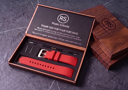 ROANSTRAPS | „Crimson Power“ – Markantes FKM Kautschuk Uhrenarmband, Grade 5 Titan Hardware (inklusive Gravur nach Wunsch)