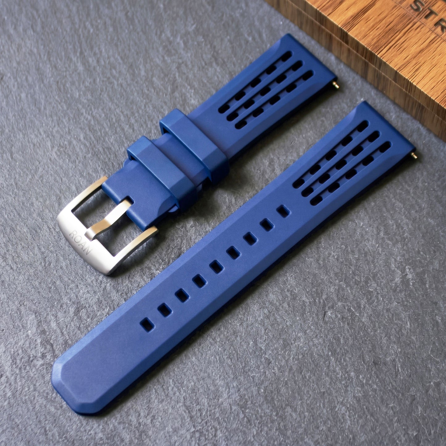 ROANSTRAPS | Pro-Vent FKM Strap & Custom Engraving（Blue）